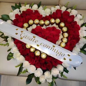 Corazón gigante con Ferrero y cinta personalizada R134
